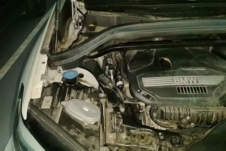 Used BMW X1 2021 sDrive20Li Premium Edition Engine Bay Right