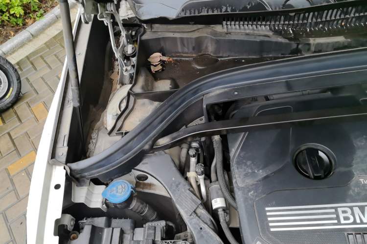 Used BMW X1 2021 sDrive20Li Premium Edition Engine Bay Right