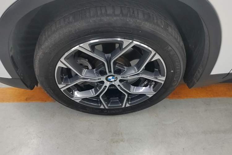 Used BMW X1 2021 Restyled sDrive25Li Leading Edition Exterior 4