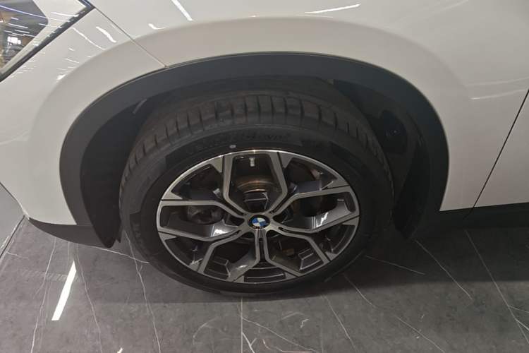 Used BMW X1 2021 Restyled sDrive25Li Leading Edition Exterior 4