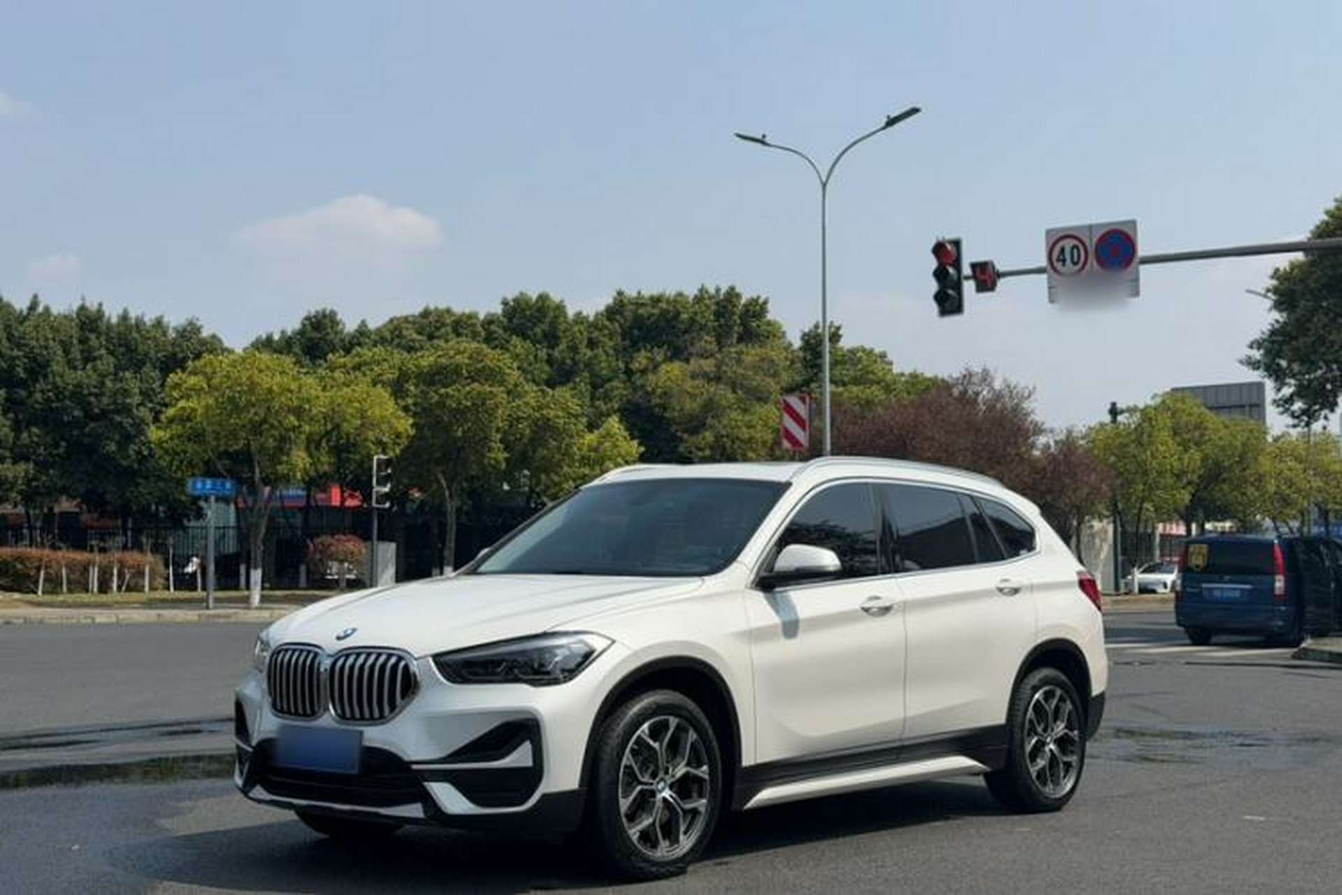 Used BMW X1 2021 Restyled sDrive25Li Leading Edition Front Left 45 Deg