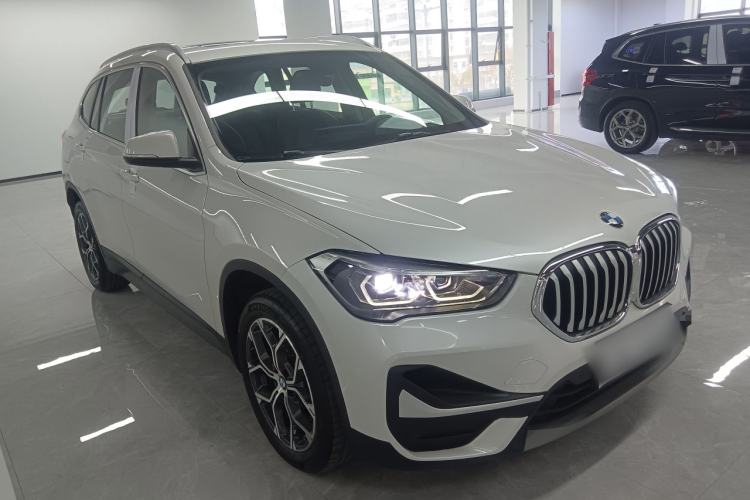 Used BMW X1 2021 Restyled sDrive25Li Leading Edition Front Right 45 Deg