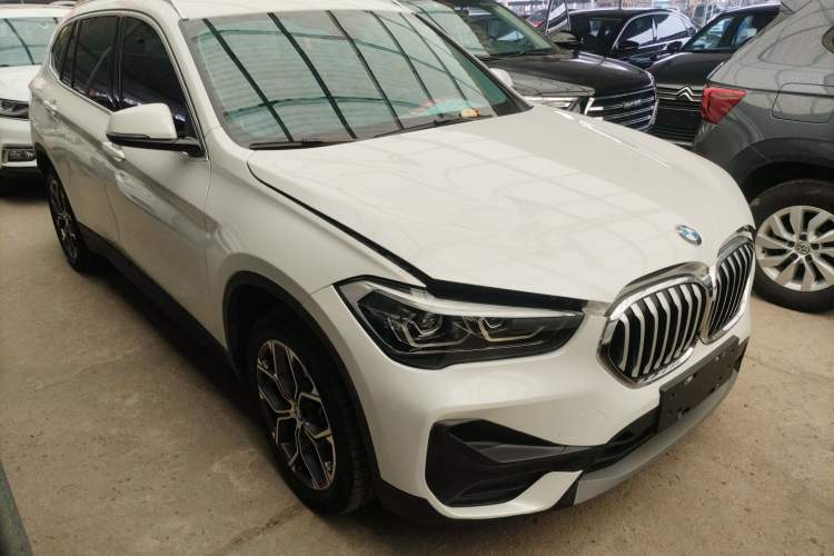Used BMW X1 2021 Restyled sDrive25Li Leading Edition Front Right 45 Deg