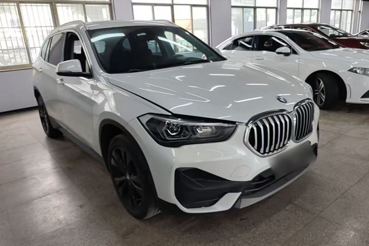 Used BMW X1 2021 Restyled sDrive20Li Fashion Version Front Right 45 Deg