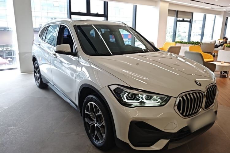 Used BMW X1 2021 Restyled sDrive25Li Leading Edition Front Right 45 Deg