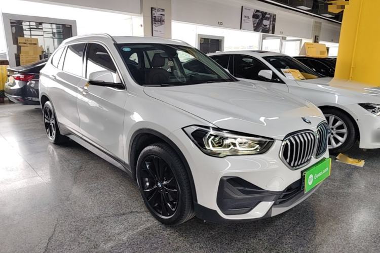 BMW X1 2021 — фото 3