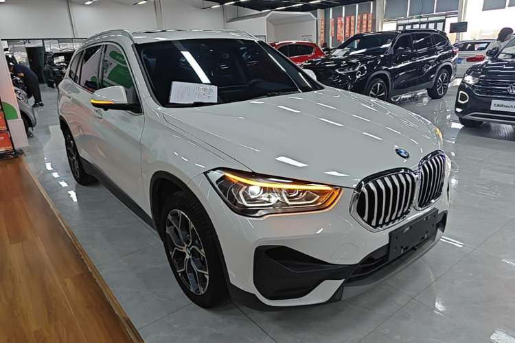 Used BMW X1 2021 Restyled sDrive25Li Leading Edition Front Right 45 Deg