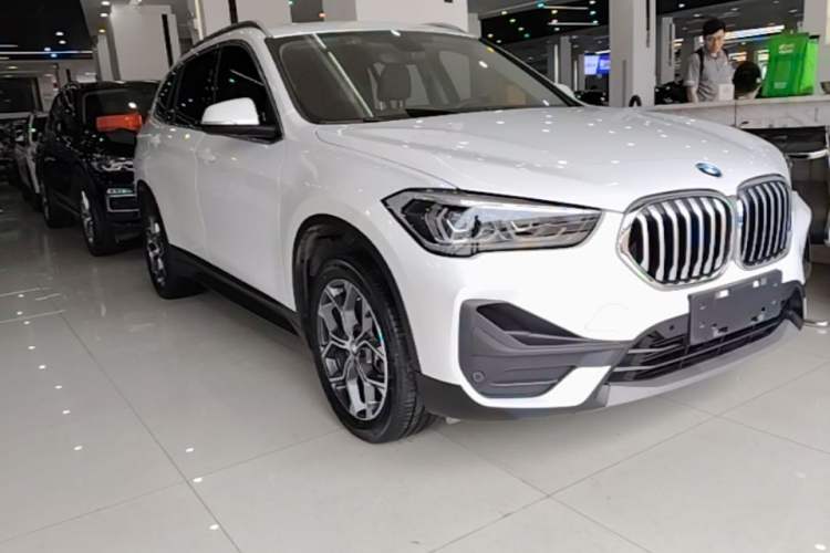 Used BMW X1 2021 sDrive25Li Leading Model Front Right 45 Deg