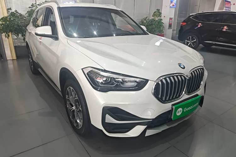 Used BMW X1 2021 sDrive20Li Premium Edition Front Right 45 Deg
