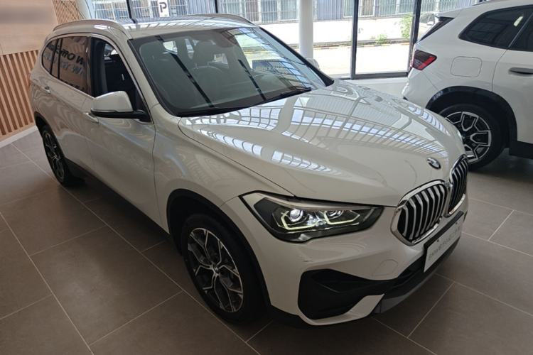 Used BMW X1 2021 Restyled sDrive25Li Leading Edition Front Right 45 Deg