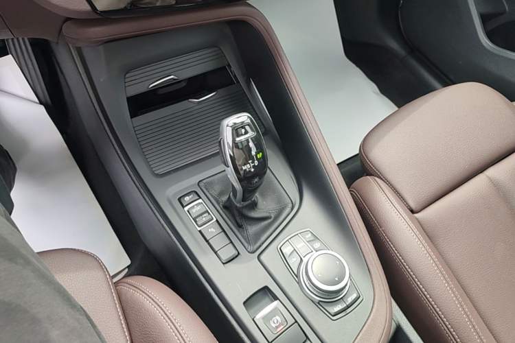 Used BMW X1 2021 sDrive25Li Leading Model Gear Lever