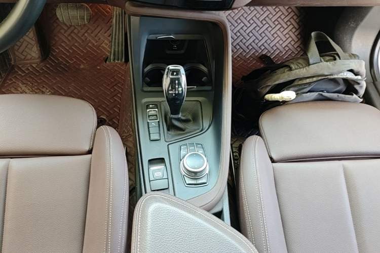 Used BMW X1 2021 sDrive25Li Leading Model Gear Lever