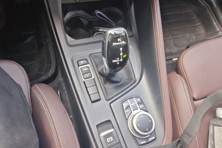 Used BMW X1 2021 sDrive25Li Leading Model Gear Lever