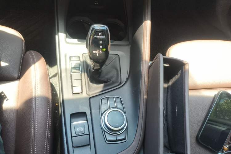 Used BMW X1 2021 sDrive25Li Leading Model Gear Lever