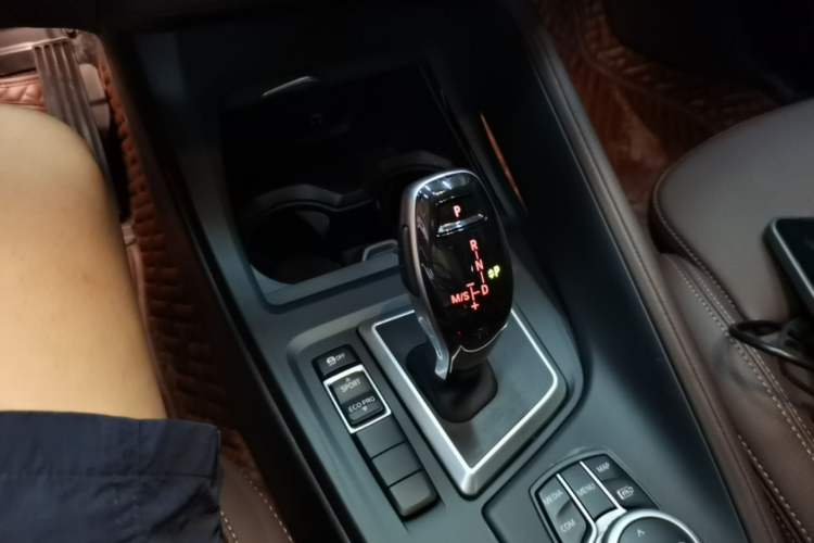 Used BMW X1 2021 Restyled sDrive25Li Leading Edition Gear Lever