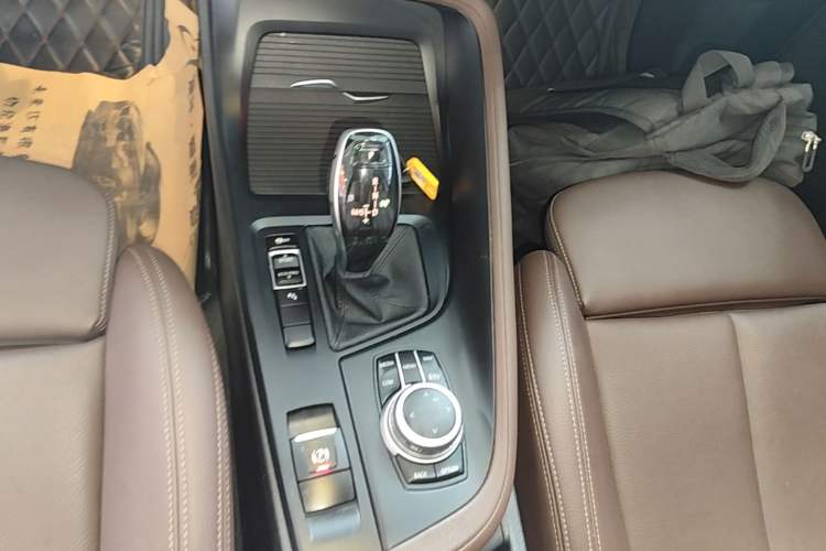 Used BMW X1 2021 Restyled sDrive25Li Leading Edition Gear Lever