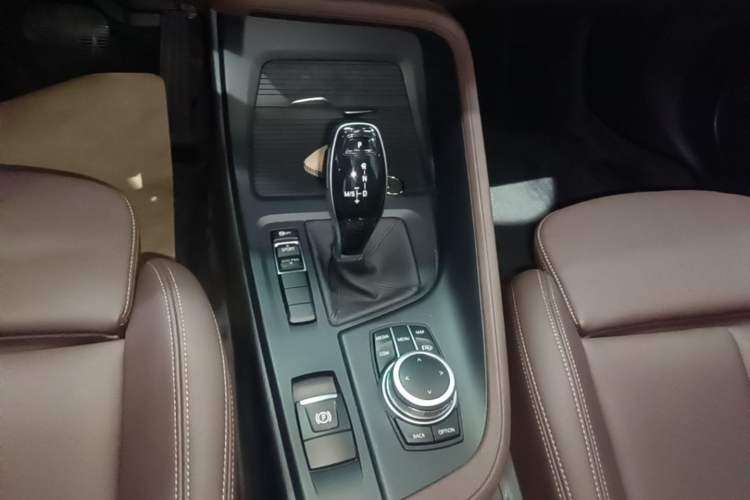 Used BMW X1 2021 Restyled sDrive25Li Leading Edition Gear Lever