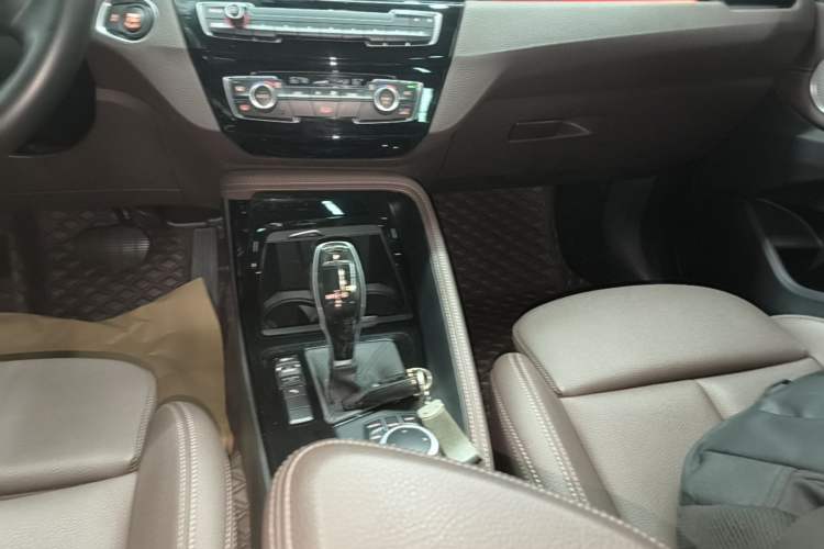 Used BMW X1 2021 sDrive20Li Premium Edition Gear Lever