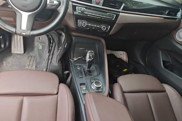 Used BMW X1 2021 Restyled sDrive25Li Leading Edition Gear Lever