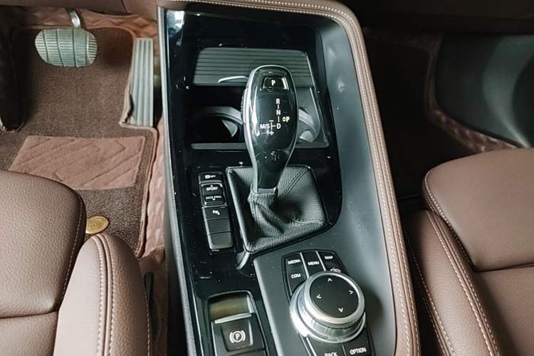 Used BMW X1 2021 Restyled sDrive20Li Premium Edition Gear Lever