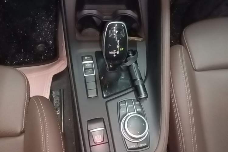Used BMW X1 2021 sDrive25Li Leading Model Gear Lever