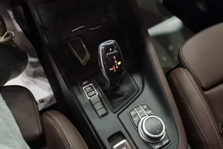 Used BMW X1 2021 sDrive25Li Leading Model Gear Lever