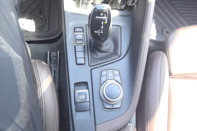 Used BMW X1 2021 sDrive25Li Leading Model Gear Lever