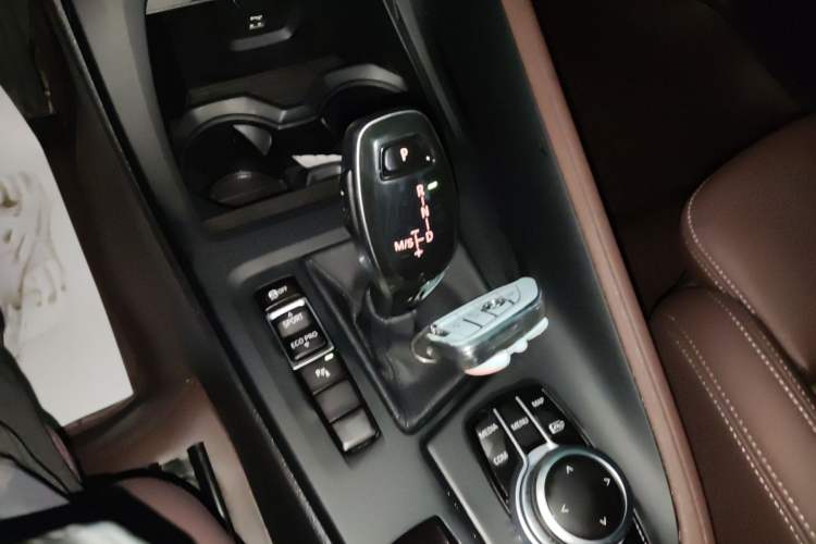 Used BMW X1 2021 Restyled sDrive25Li Leading Edition Gear Lever