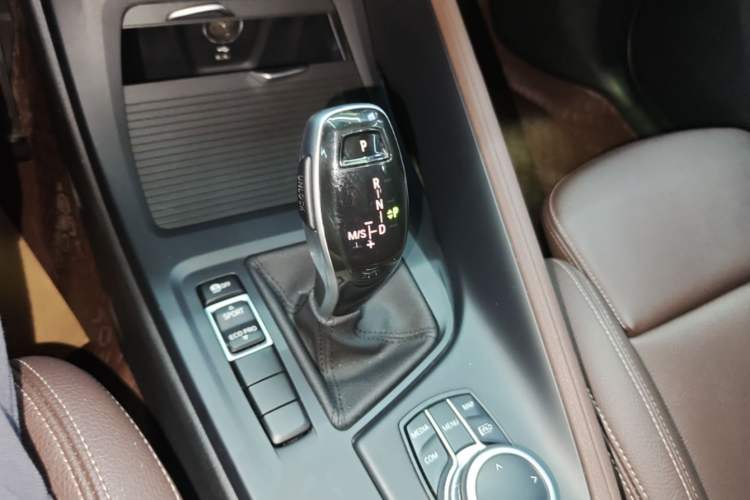 Used BMW X1 2021 Restyled sDrive25Li Leading Edition Gear Lever