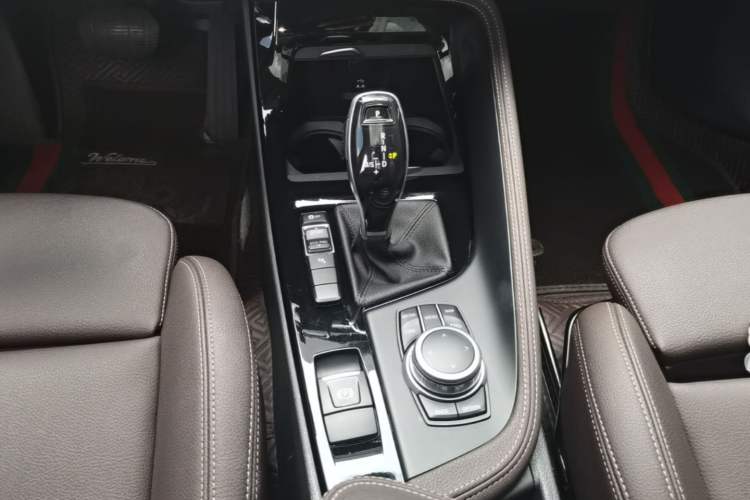 Used BMW X1 2021 sDrive20Li Premium Edition Gear Lever