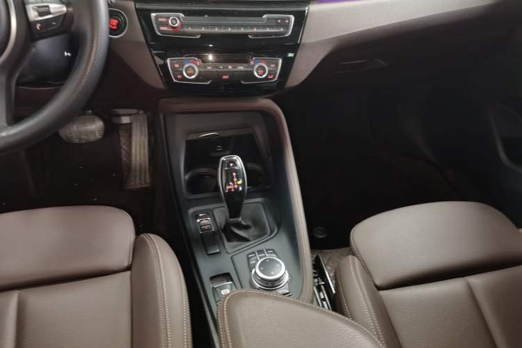 Used BMW X1 2021 sDrive25Li Leading Model Gear Lever