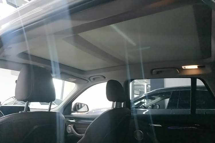Used BMW X1 2021 Restyled sDrive25Li Leading Edition Headliner