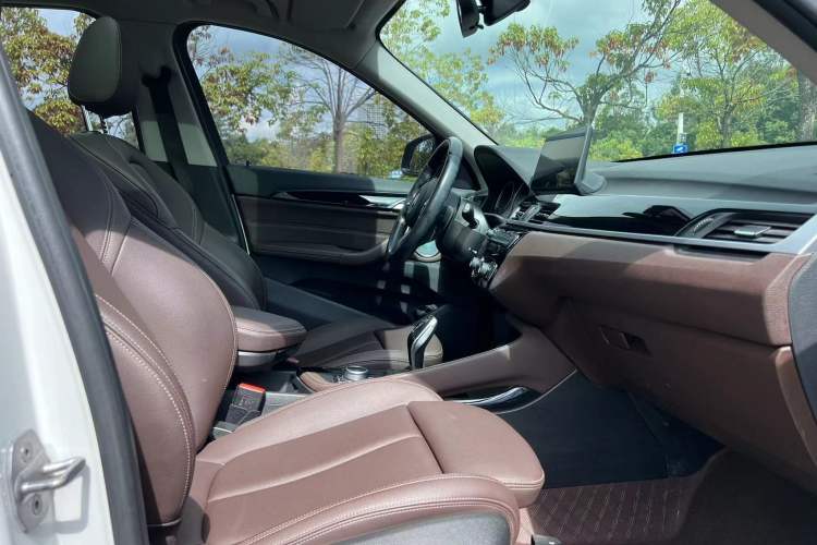 Used BMW X1 2021 sDrive20Li Premium Edition Interior 4