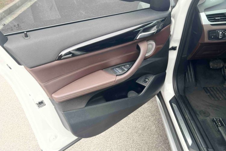 Used BMW X1 2021 sDrive20Li Premium Edition Interior 4