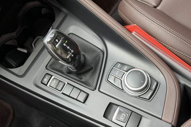 Used BMW X1 2021 Restyled sDrive25Li Leading Edition Interior 4