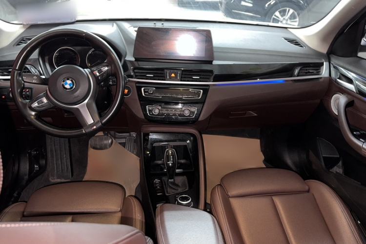 Used BMW X1 2021 sDrive20Li Premium Edition Interior 4