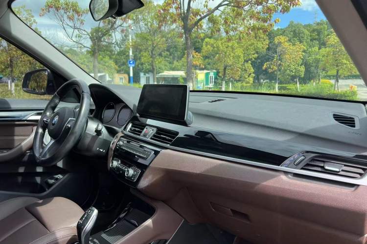 Used BMW X1 2021 sDrive20Li Premium Edition Interior 5