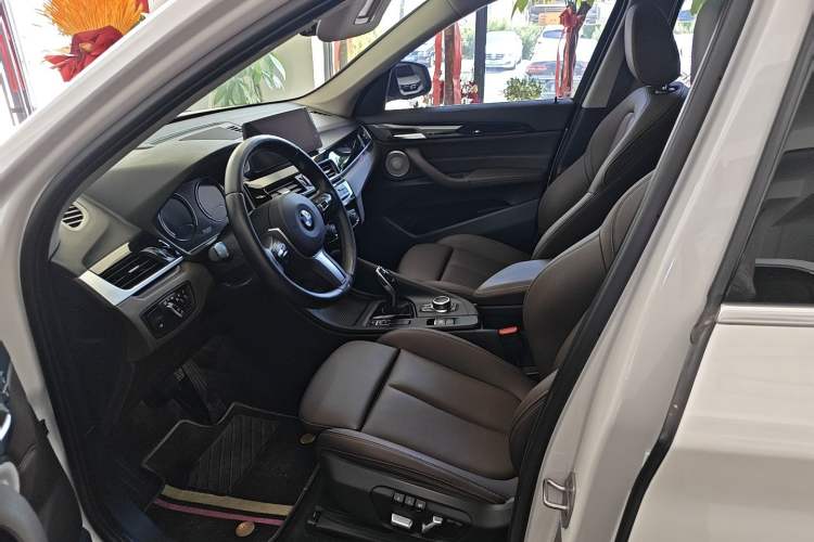 Used BMW X1 2021 Restyled sDrive25Li Leading Edition Interior 7