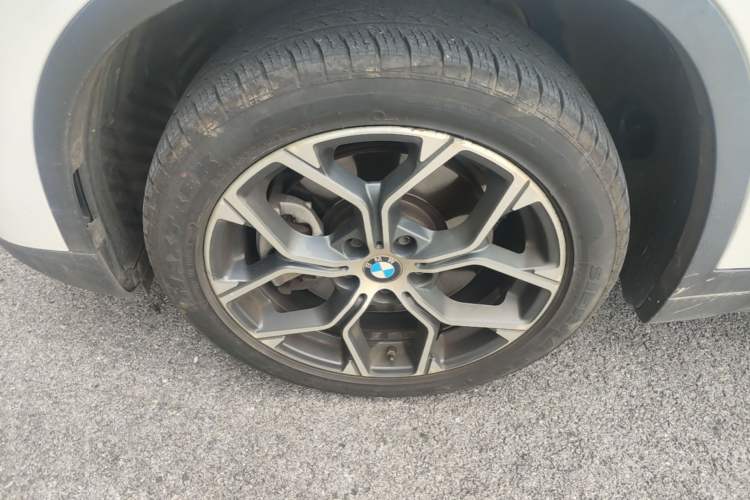 Used BMW X1 2021 Restyled sDrive25Li Leading Edition Left Front Wheel Hub