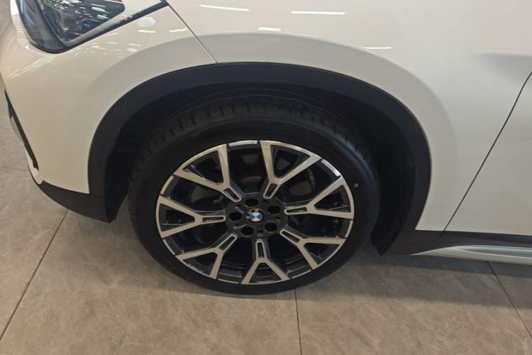 Used BMW X1 2021 Revised xDrive25Li Premium Edition Left Front Wheel Hub