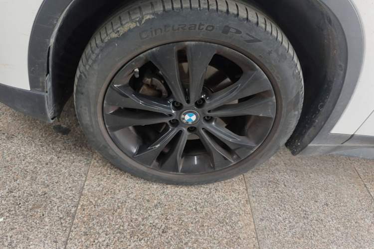 Used BMW X1 2021 Restyled sDrive20Li Fashion Version Left Front Wheel Hub