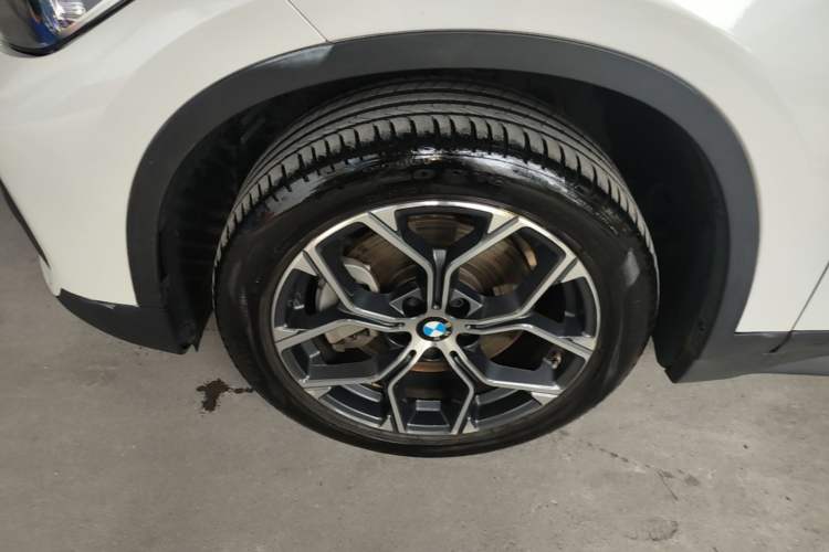 Used BMW X1 2021 Restyled sDrive25Li Leading Edition Left Front Wheel Hub