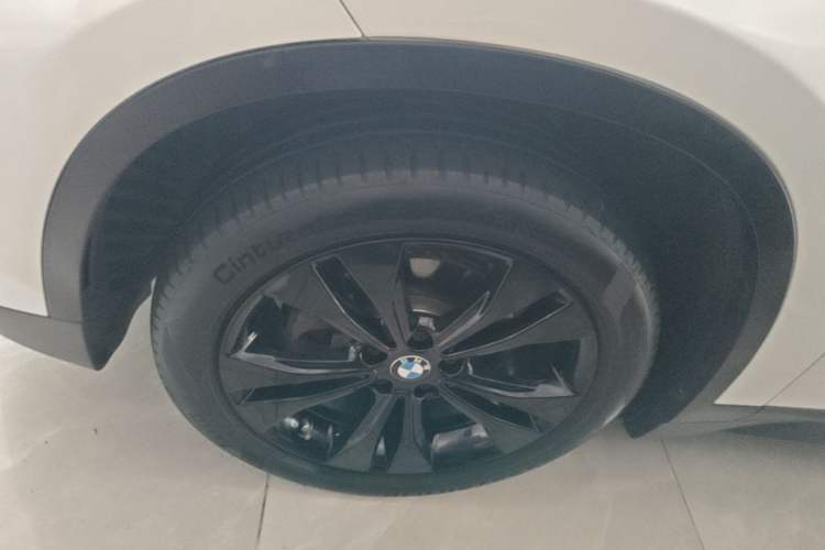 Used BMW X1 2021 Restyled sDrive20Li Fashion Version Left Front Wheel Hub