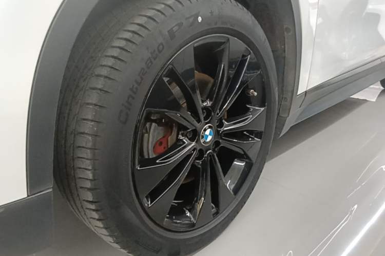 Used BMW X1 2021 Restyled sDrive20Li Fashion Version Left Front Wheel Hub