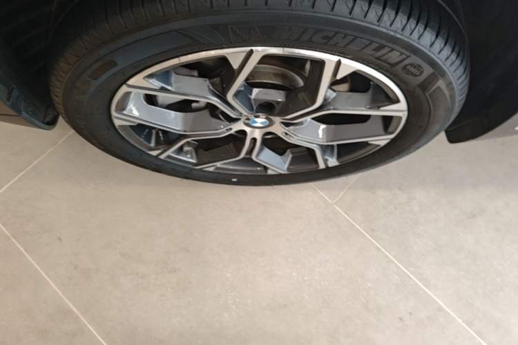 Used BMW X1 2021 Restyled sDrive25Li Leading Edition Left Front Wheel Hub