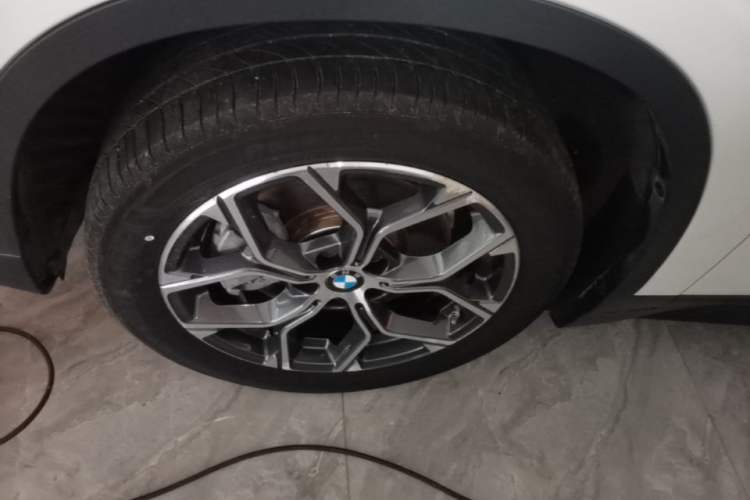 Used BMW X1 2021 Restyled sDrive25Li Leading Edition Left Front Wheel Hub