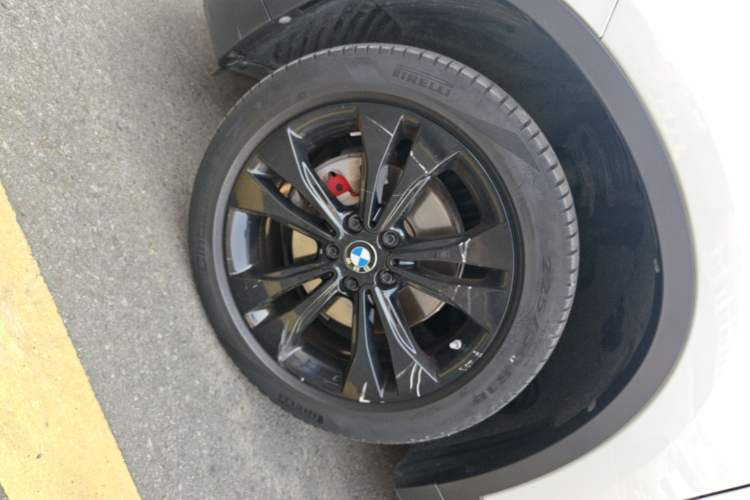 Used BMW X1 2021 Restyled sDrive20Li Fashion Version Left Front Wheel Hub