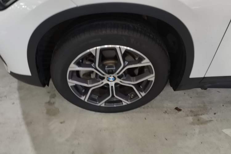 Used BMW X1 2021 Restyled sDrive25Li Leading Edition Left Front Wheel Hub