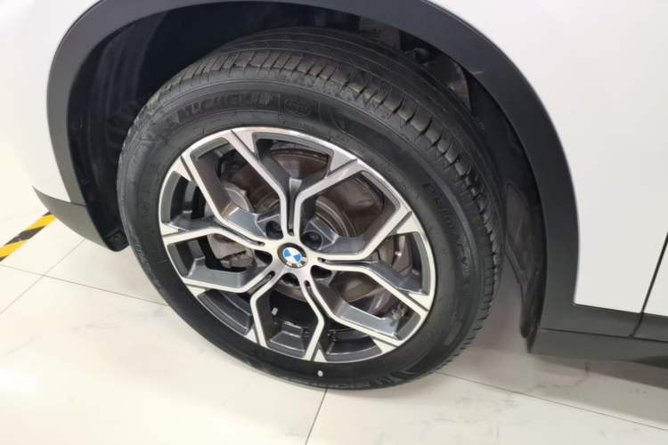 Used BMW X1 2021 Restyled sDrive25Li Leading Edition Left Front Wheel Hub