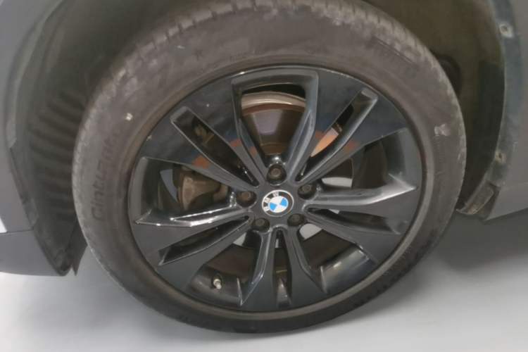 Used BMW X1 2021 sDrive20Li Fashion Model Left Front Wheel Hub